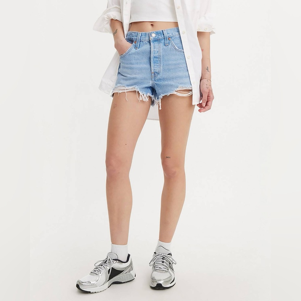 Levi’s 501 Shorts (Size 28)